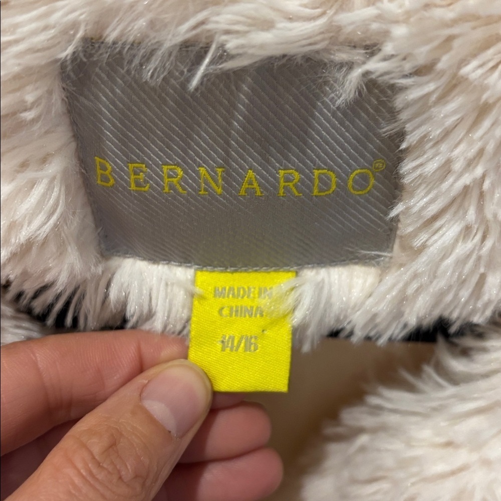 Bernardo Soft Cream fuzzy vest - Picture 7 of 8